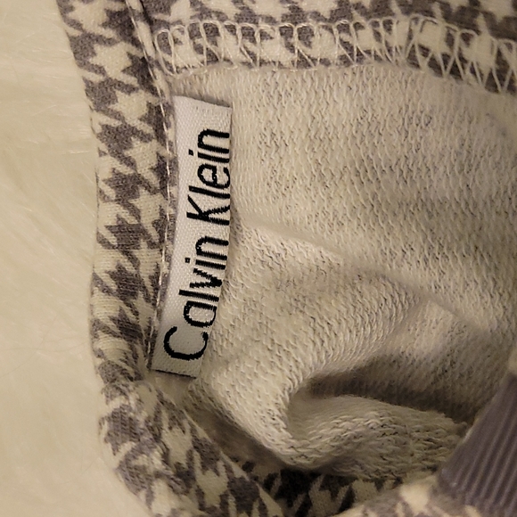 Calvin Klein Houndstooth Pleated Shirt - 6-9 Mos. - Picture 8 of 8